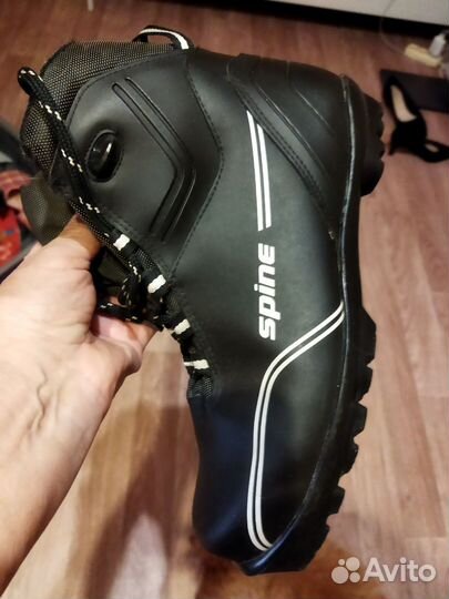 Лыжные ботинки