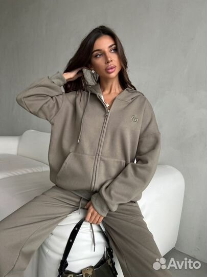 Спортивный костюм женский