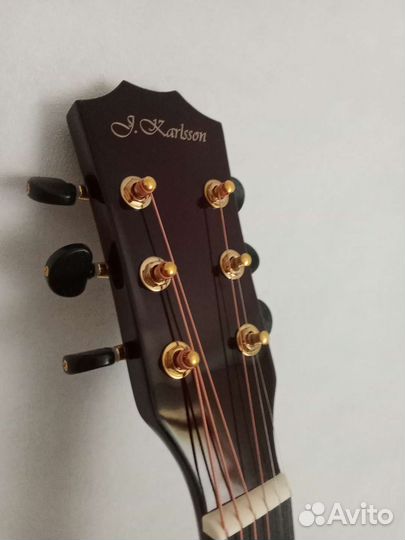 Акустическая гитара