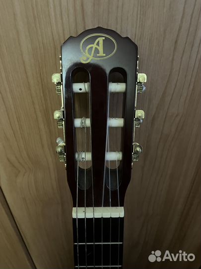 Акустическая гитара