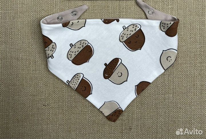 Набор нагрудников (слюнявчики) новые