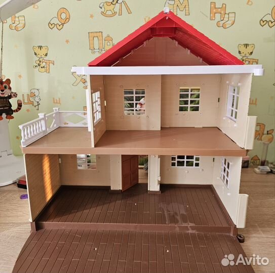 Домик кукольный