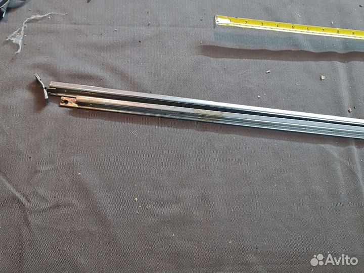 Стойка опускного стекла газ 21 задней двери
