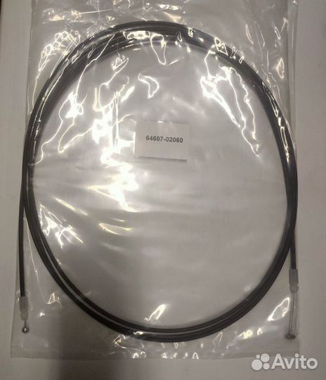 Трос багажника Камри 40