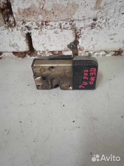 Замок двери Peugeot 206