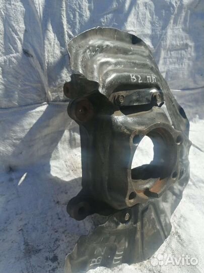 Передний правый поворотный кулак BMW X3 F25