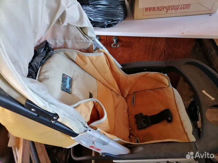 Прогулочная коляска