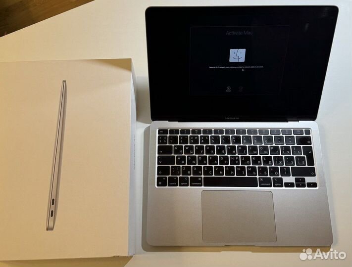 MacBook Air 13 (2020), 256 гб, M1 (8 ядер), RAM 8