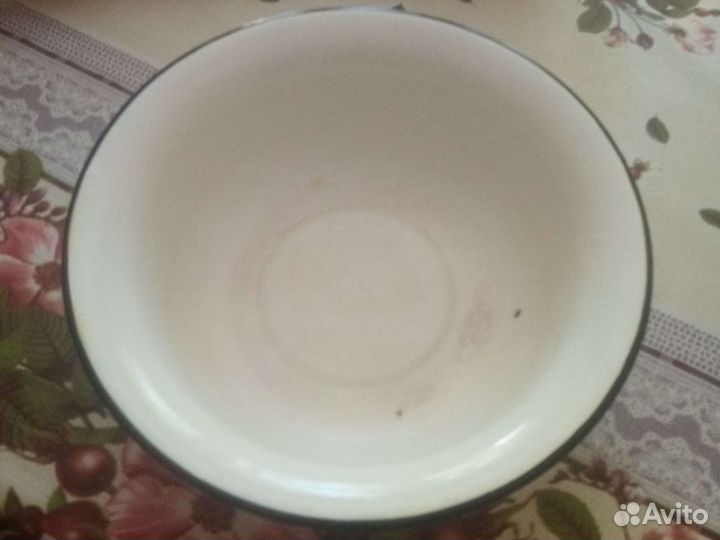 Эмалированный таз