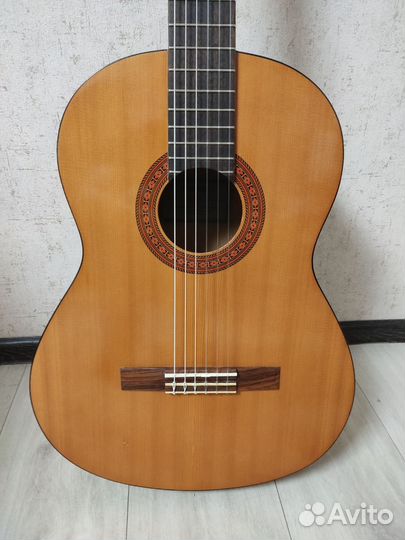 Классическая гитара yamaha c40