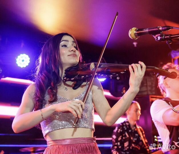 Скрипачка, вокалистка, скрипка вокал
