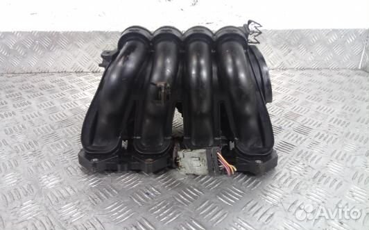 Впускной коллектор бензиновый citroen C4 1 (LBE18C