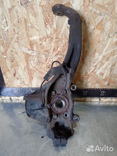 Кулак поворотный передний Nissan Pathfinder R51