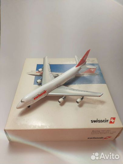 Модель самолета Swissair B 747-357 Herpa 1/500