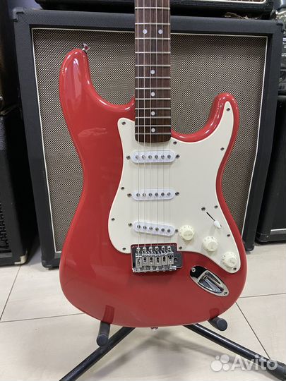 Электрогитара Fender Squier Bullet Stratocaster