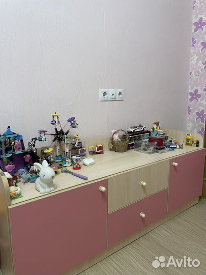 Мебель (кровать + шкаф)в детскую для девочки