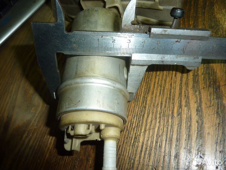 BMW насос топливный 993784007