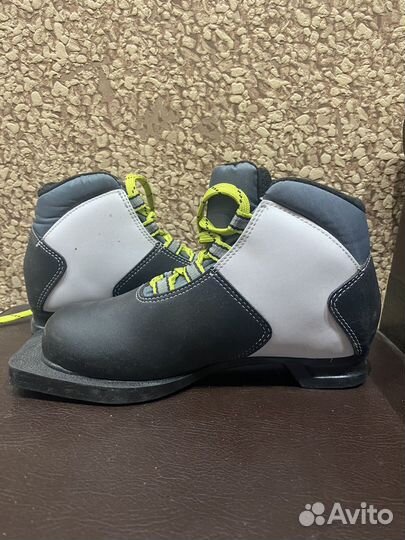 Лыжные ботинки