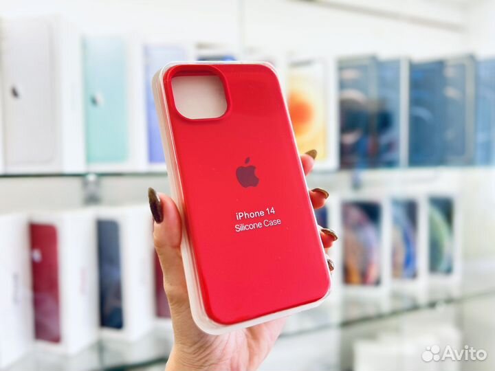 Чехол на iPhone 14, красный