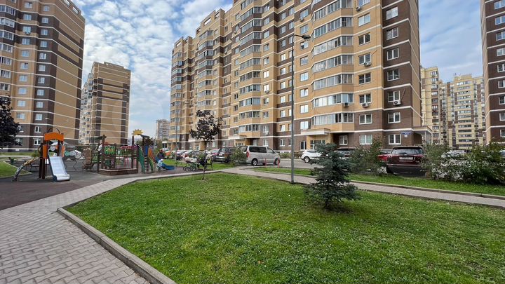 2-к. квартира, 49,3 м², 1/12 эт.