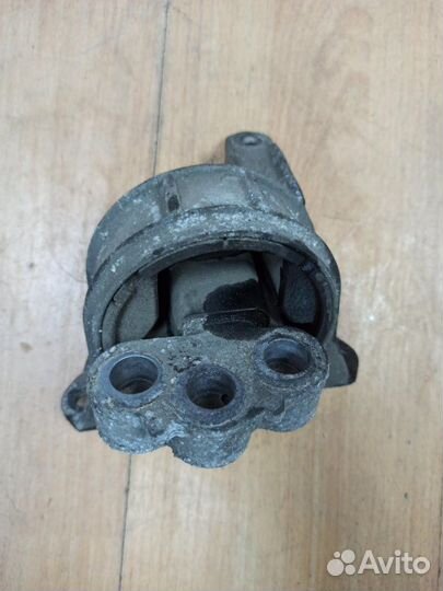 Подушка двигателя Opel Astra H седан Z16XER 2006