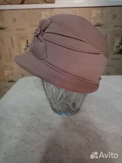 Разные шляпы и кепи