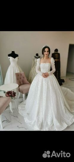 Свадебное платье 44