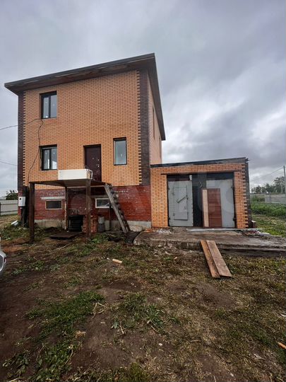 Дом 219,3 м² на участке 13,5 сот.