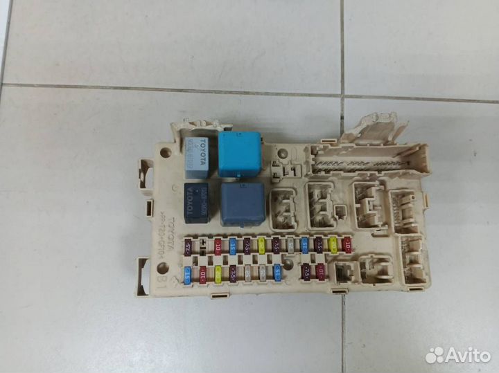 Блок предохранителей Toyota Avensis T250 2003-2009