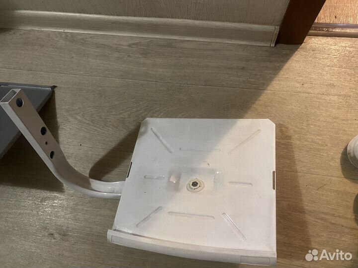 Кронштейн для микроволновки и телевизора