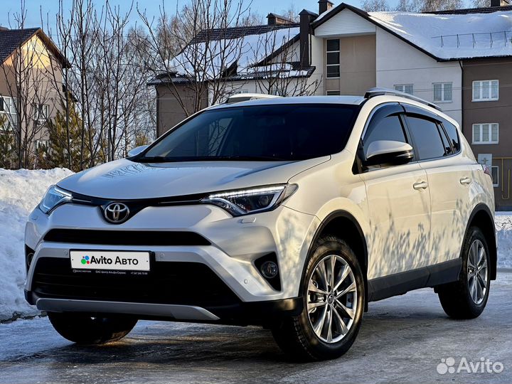 Toyota RAV4 2.2 AT, 2018, 97 900 км