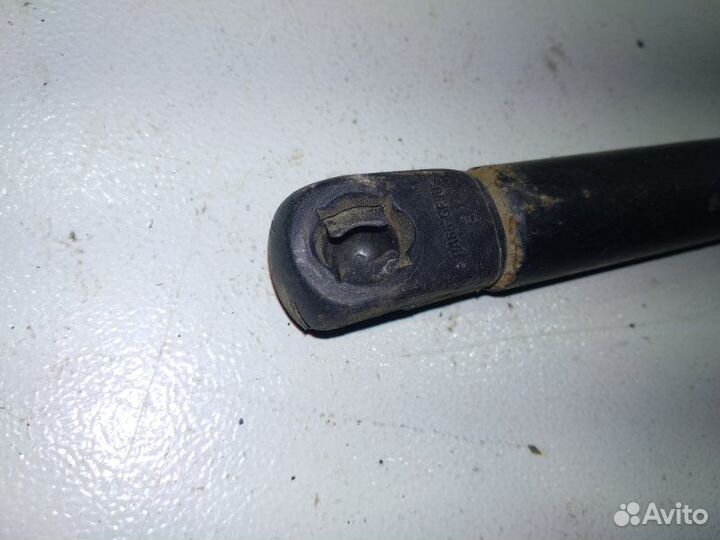 Амортизатор багажника Chevrolet Aveo T200