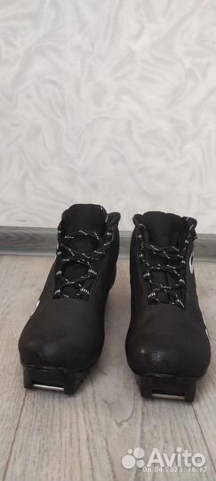 Ботинки лыжные