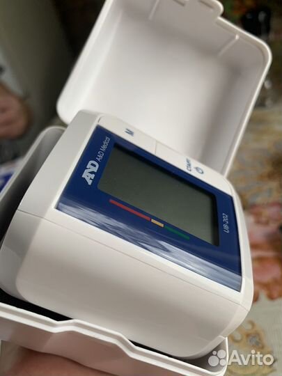 Тонометр на запястье