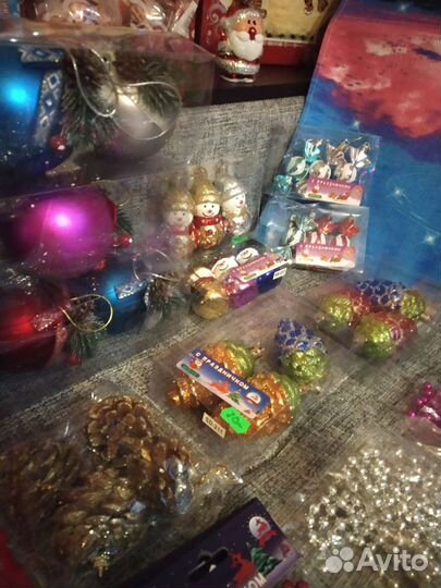 Ёлочные игрушки, украшения, гирлянды