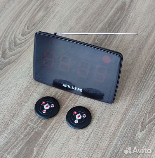 Табло отображения вызова на русском, кнопка вызова