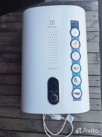 Водонагреватель накопительный 30 л Electrolux EWH