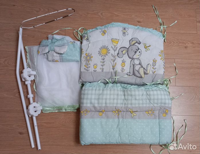 Бортики в кроватку с балдахином