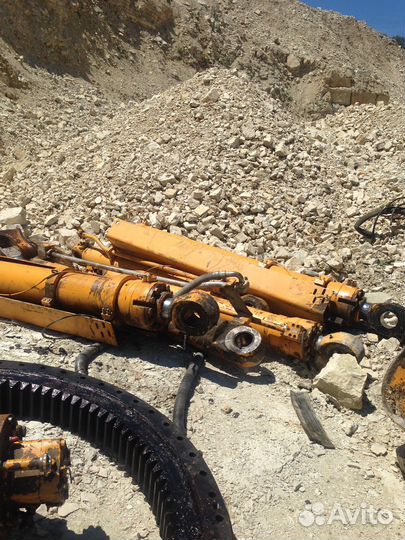 Запчасти на liebherr 984