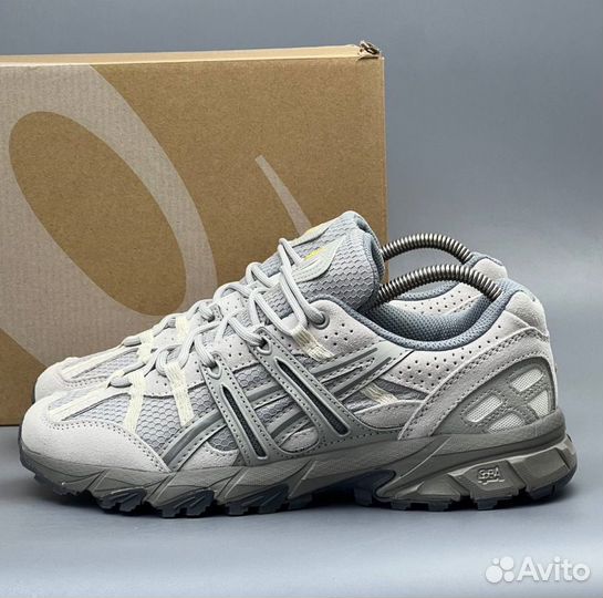 Удобные кроссовки Asics Sonoma