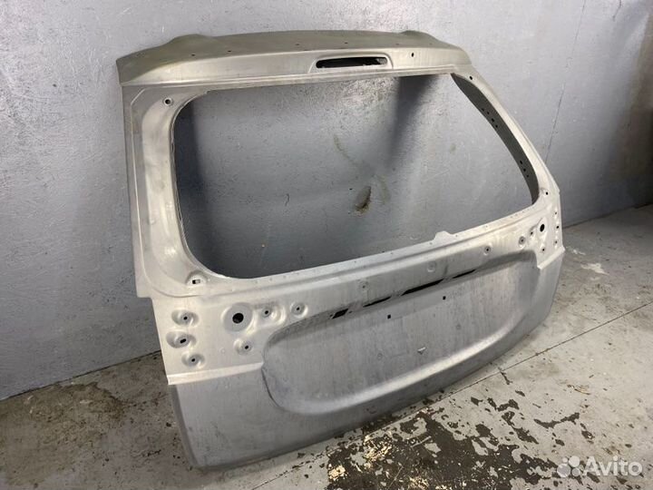 Крышка багажника Mitsubishi Outlander 3