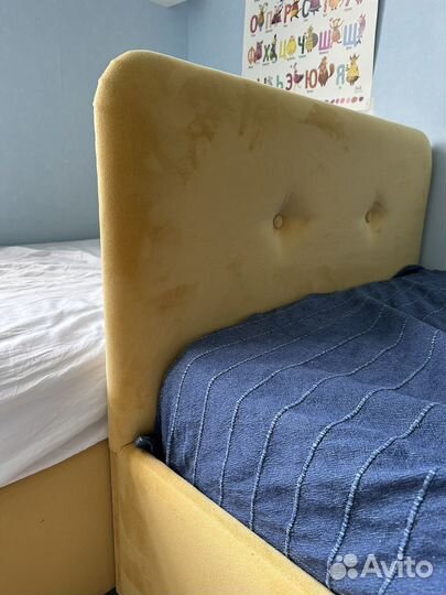 Кровать односпальная с подъемным механизмом