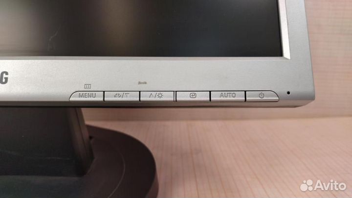 Монитор б/у 17