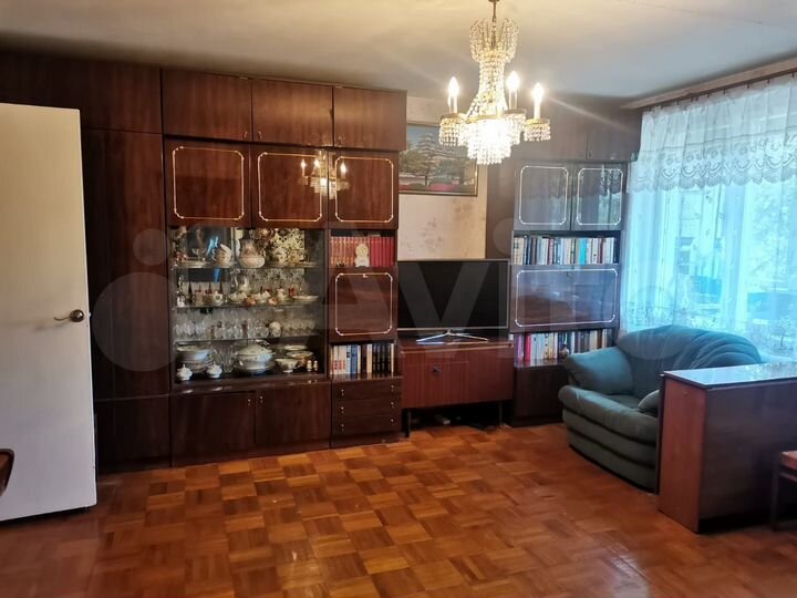 3-к. квартира, 57 м², 3/9 эт.