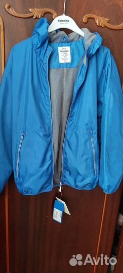 Ветровка для мальчика 140 р