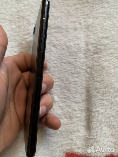 Телефон iPhone 7