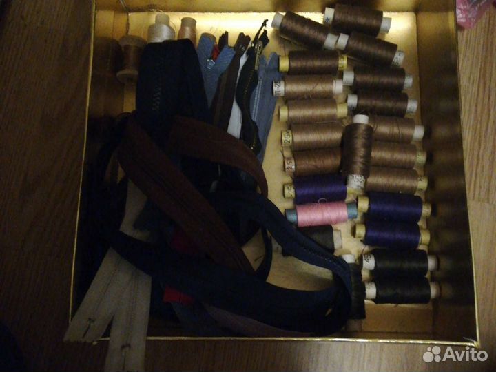 Кружева и тесьма, молнии, нитки