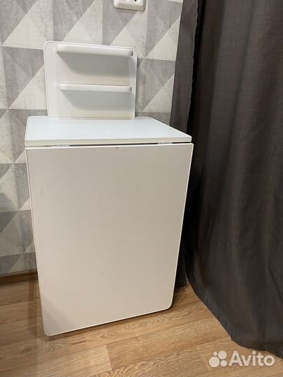 Маникюрный стол складной