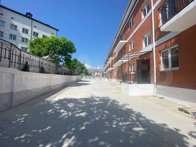 2-к. квартира, 70,3 м², 1/3 эт.