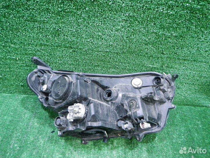 Фара левая Toyota RAV4